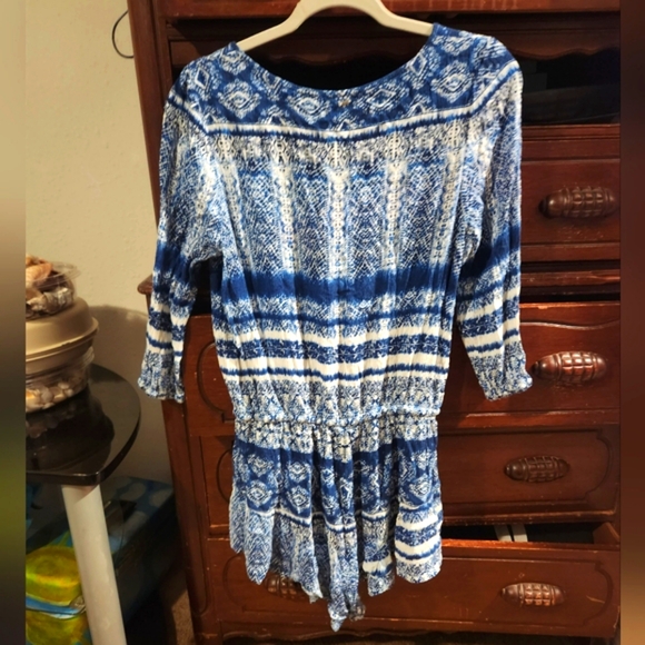 Rip Curl button down romper / cover up - Picture 2 of 3